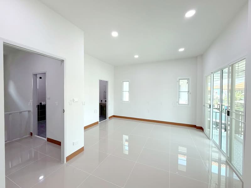 Phanason Villa Lumlukka-Klong 4, Pathum Thani, Soi Phanason Village, Lat Sawai, Lam Luk Ka, Pathum Thani, 4 Bedrooms, 169 sqm, Semi-Detached House (Twin House) For Sale, by ภัทรนัน อิศรางกูร ณ อยุธยา, 500211139 - DDproperty.com