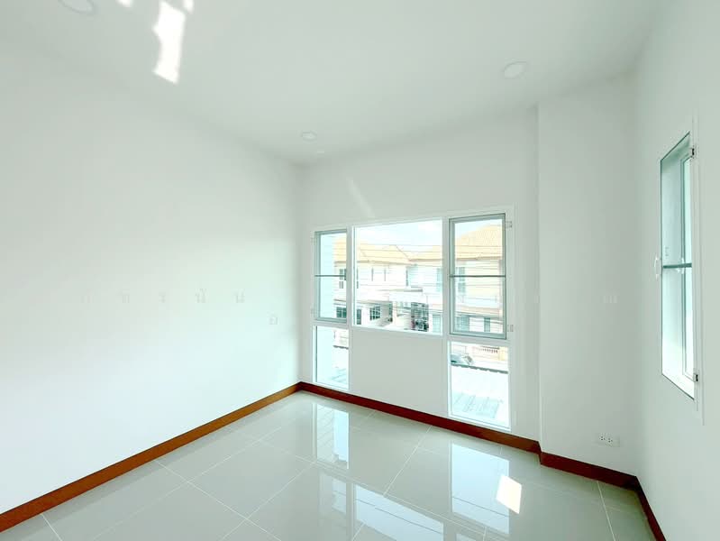 Phanason Villa Lumlukka-Klong 4 : พนาสนธิ์ วิลล่า ลำลูกกา-คลองสี่, ปทุมธานี, ชอย หมู่บ้านพนาสนธ์, ลาดสวาย, ลำลูกกา, ปทุมธานี, 169 ตร.ม., บ้านแฝด ขาย, โดย ภัทรนัน อิศรางกูร ณ อยุธยา, 500211139 - DDproperty.com