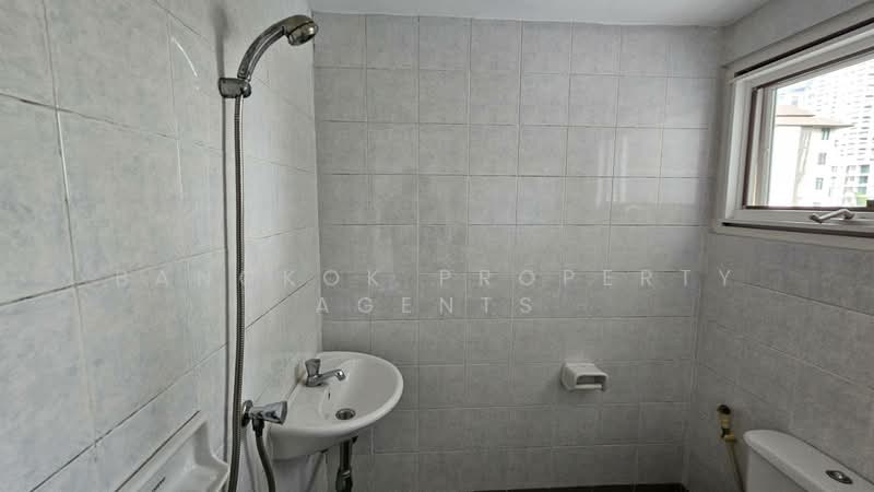 N.S. Park, Bangkok, Sukhumvit 24 Alley, Khong Tan, Khlong Toei, Bangkok, 3 Bedrooms, 183 sqm, Apartment For Rent, by BANGKOK PROPERTY AGENTS, 500211169 - DDproperty.com