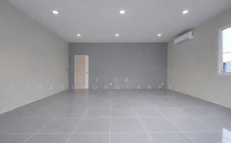 Warehouse with office space for rent, Pho Kaew 4, Ladprao 101, near the motorway, expressway, and BT, Bangkok, Khlong Chan, Bang Kapi, Bangkok, , 513 sqm, Warehouse/Factory For Rent, by Tida phanthonglarptawee, 500211178 - DDproperty.com