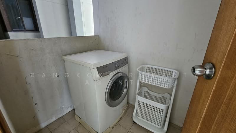 The Emporio Place, Bangkok, 93 Soi Sukhumvit 24, Sukhumvit Road, Khong Tan, Khlong Toei, Bangkok, 2 Bedrooms, 100 sqm, Condo For Rent, by BANGKOK PROPERTY AGENTS, 500211187 - DDproperty.com