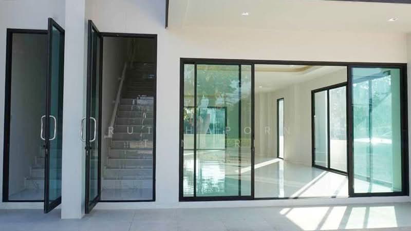 อาคารพาณิชย์ให้เช่า – ใกล้มหาวิทยาลัยแม่โจ้ เพียง 10 นาที ค่าเช่า 35,000 บาท / เดือน No.11H633, Chiang Mai, Pa Phai, San Sai, Chiang Mai, , 187 sqm, Shophouse For Rent, by Rutchaporn Tunsiri, 500211189 - DDproperty.com