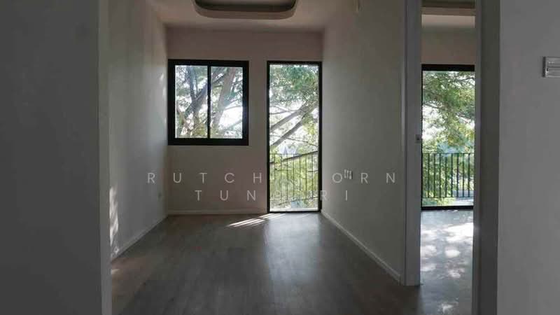 ให้เช่า - อาคารพาณิชย์ให้เช่า – ใกล้มหาวิทยาลัยแม่โจ้ เพียง 10 นาที ค่าเช่า 35,000 บาท / เดือน No.11H633, เชียงใหม่