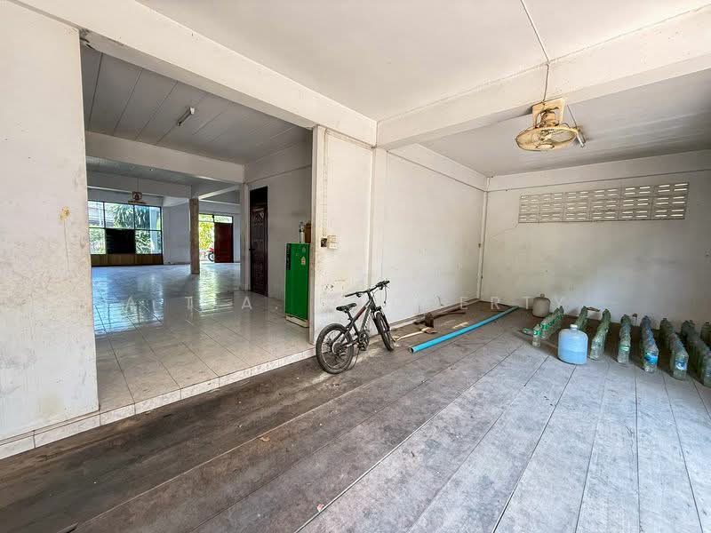 บ้านเดี่ยว พร้อมที่ดิน ศรีราชา อ่าวอุดม โรงโป๊ะ, Chon Buri (Pattaya), สุขุมวิท, Thung Suk La, Si Racha, Chon Buri (Pattaya), 6 Bedrooms, 200 sqm, Single Detached House For Sale, by A.T.A. Property, 500211211 - DDproperty.com