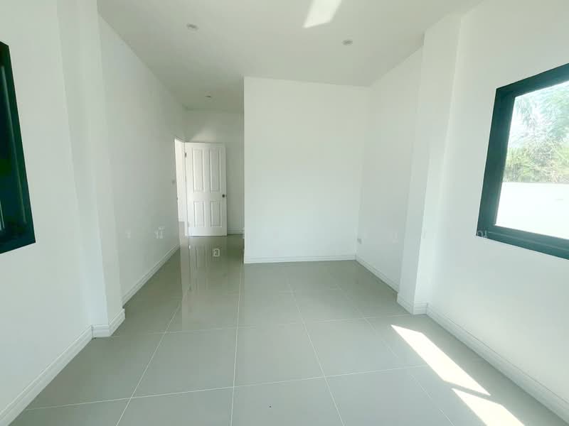 บ้านแฝด 1 ชั้น ซอยคลองสี่ ถนนคลองหลวง ต.คลองสี่ อ.คลองหลวง จ.ปทุมธานี, Pathum Thani, คลองหลวง, Khlong Si, Khlong Luang, Pathum Thani, 2 Bedrooms, 170 sqm, Semi-Detached House (Twin House) For Sale, by ภัทรนัน อิศรางกูร ณ อยุธยา, 500211220 - DDproperty.com