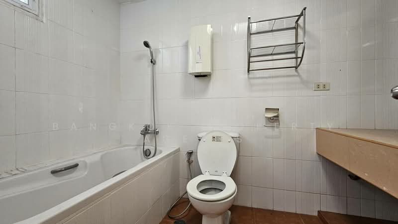 Tai Ping Towers, Bangkok, 582 Soi Sukhumvit 63, Khlong Tan Nua, Watthana, Bangkok, 4 Bedrooms, 252 sqm, Condo For Rent, by BANGKOK PROPERTY AGENTS, 500211238 - DDproperty.com