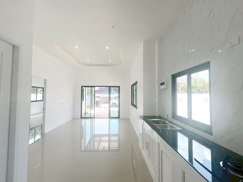 บ้านแฝด 1 ชั้น เนื้อที่ 42.7 ตร.ว. ซอยคลองสี่ ถนนคลองหลวง ต.คลองสี่ อ.คลองหลวง จ.ปทุมธานี, Pathum Thani, คลองหลวง, Khlong Si, Khlong Luang, Pathum Thani, 2 Bedrooms, 170 sqm, Semi-Detached House (Twin House) For Sale, by ภัทรนัน อิศรางกูร ณ อยุธยา, 500211244 - DDproperty.com