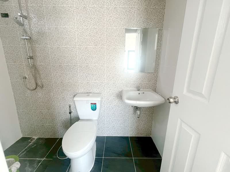 บ้านแฝด 1 ชั้น เนื้อที่ 42.7 ตร.ว. ซอยคลองสี่ ถนนคลองหลวง ต.คลองสี่ อ.คลองหลวง จ.ปทุมธานี, Pathum Thani, คลองหลวง, Khlong Si, Khlong Luang, Pathum Thani, 2 Bedrooms, 170 sqm, Semi-Detached House (Twin House) For Sale, by ภัทรนัน อิศรางกูร ณ อยุธยา, 500211244 - DDproperty.com