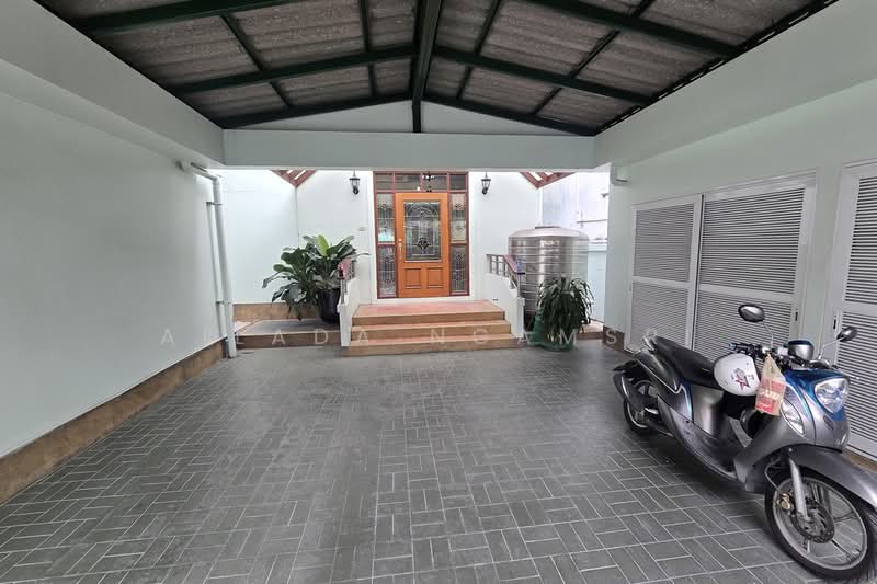 House Sukhumvit 22, Bangkok, Sukhumvit 22, Khlong Toei, Khlong Toei, Bangkok, 5 Bedrooms, 268 sqm, Single Detached House For Sale, by Ailada Ngamsri, 500211267 - DDproperty.com