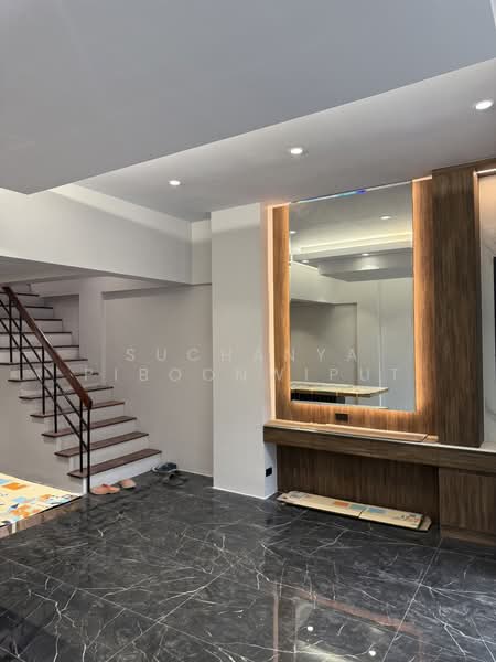 Regent 71 Place, Bangkok, Phra Kanong Nua, Watthana, Bangkok, 4 Bedrooms, 300 sqm, Townhouse For Rent, by Suchanya Piboonwiput, 500211268 - DDproperty.com