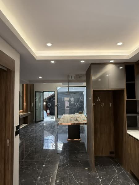 Regent 71 Place : รีเจนท์ 71 เพลส, กรุงเทพ, พระโขนงเหนือ, วัฒนา, กรุงเทพ, 300 ตร.ม., ทาวน์เฮ้าส์ ให้เช่า, โดย Suchanya Piboonwiput, 500211268 - DDproperty.com