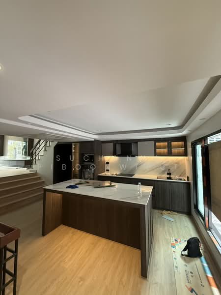 Regent 71 Place, Bangkok, Phra Kanong Nua, Watthana, Bangkok, 4 Bedrooms, 300 sqm, Townhouse For Rent, by Suchanya Piboonwiput, 500211268 - DDproperty.com