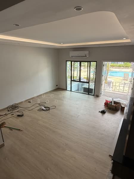 Regent 71 Place, Bangkok, Phra Kanong Nua, Watthana, Bangkok, 4 Bedrooms, 300 sqm, Townhouse For Rent, by Suchanya Piboonwiput, 500211268 - DDproperty.com