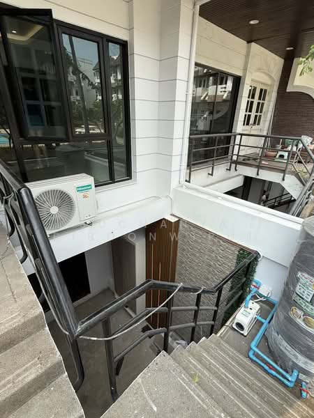 Regent 71 Place, Bangkok, Phra Kanong Nua, Watthana, Bangkok, 4 Bedrooms, 300 sqm, Townhouse For Rent, by Suchanya Piboonwiput, 500211268 - DDproperty.com