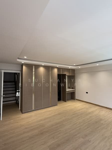 Regent 71 Place, Bangkok, Phra Kanong Nua, Watthana, Bangkok, 4 Bedrooms, 300 sqm, Townhouse For Rent, by Suchanya Piboonwiput, 500211268 - DDproperty.com