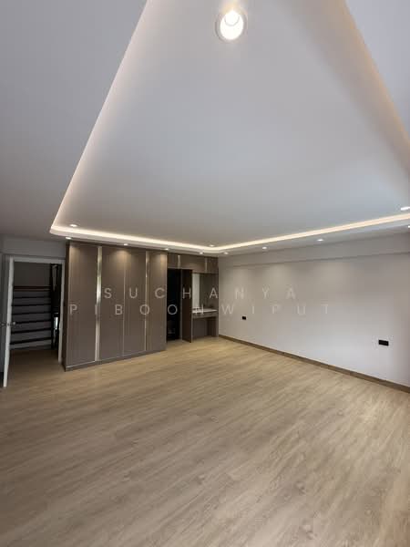 Regent 71 Place, Bangkok, Phra Kanong Nua, Watthana, Bangkok, 4 Bedrooms, 300 sqm, Townhouse For Rent, by Suchanya Piboonwiput, 500211268 - DDproperty.com