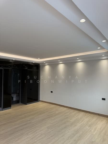 Regent 71 Place, Bangkok, Phra Kanong Nua, Watthana, Bangkok, 4 Bedrooms, 300 sqm, Townhouse For Rent, by Suchanya Piboonwiput, 500211268 - DDproperty.com