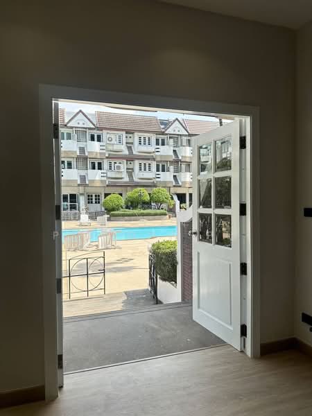 Regent 71 Place, Bangkok, Phra Kanong Nua, Watthana, Bangkok, 4 Bedrooms, 300 sqm, Townhouse For Rent, by Suchanya Piboonwiput, 500211268 - DDproperty.com
