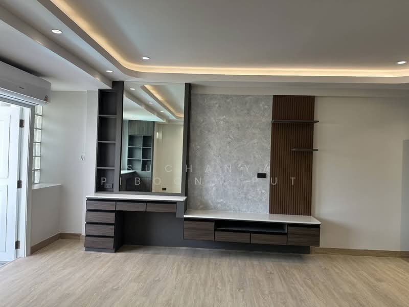 Regent 71 Place : รีเจนท์ 71 เพลส, กรุงเทพ, พระโขนงเหนือ, วัฒนา, กรุงเทพ, 300 ตร.ม., ทาวน์เฮ้าส์ ให้เช่า, โดย Suchanya Piboonwiput, 500211268 - DDproperty.com