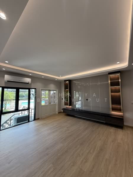 Regent 71 Place, Bangkok, Phra Kanong Nua, Watthana, Bangkok, 4 Bedrooms, 300 sqm, Townhouse For Rent, by Suchanya Piboonwiput, 500211268 - DDproperty.com