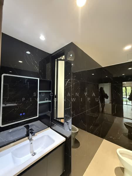 Regent 71 Place, Bangkok, Phra Kanong Nua, Watthana, Bangkok, 4 Bedrooms, 300 sqm, Townhouse For Rent, by Suchanya Piboonwiput, 500211268 - DDproperty.com