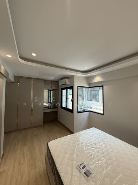 Regent 71 Place, Bangkok, Phra Kanong Nua, Watthana, Bangkok, 4 Bedrooms, 300 sqm, Townhouse For Rent, by Suchanya Piboonwiput, 500211268 - DDproperty.com