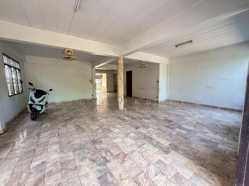 For Sale - Resale detached house in Laem Chabang, near the industrial estate, next to Sukhumvit Road., Chon Buri (Pattaya)