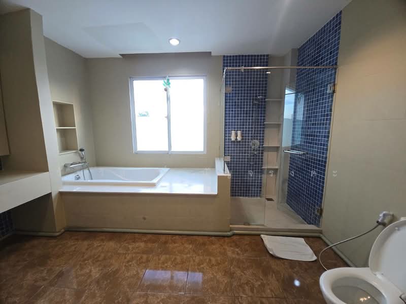 WPDD-113 ขายเซอร์วิสอพาร์ทเม้นท์ เอกมัย เนื้อที่ 215 ตารางวา 7ชั้น, Bangkok, Khlong Tan Nua, Watthana, Bangkok, 10+ Bedrooms, 3,500 sqm, Townhouse For Sale, by วันวิสาข์ ปัญจรงคะ, 500211347 - DDproperty.com