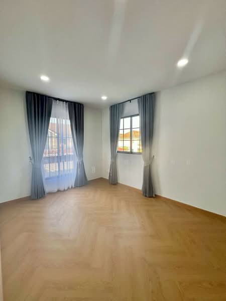 Pruksa Ville 50/2 Ramkhamhaeng : พฤกษาวิลล์ 50/2 รามคำแหง (ซ.มิสทีน), กรุงเทพ, ถนนรามคำแหง ซอยมิสทีน, สะพานสูง, สะพานสูง, กรุงเทพ, 140 ตร.ม., ทาวน์เฮ้าส์ ขาย, โดย สรภพ ยอดไชย (สีฝุ่น), 500211350 - DDproperty.com