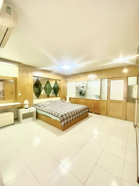 Rin House Condo : รินเฮ้าส์ คอนโดมิเนียม, กรุงเทพ, ถนน สุขุมวิท39, คลองตันเหนือ, วัฒนา, กรุงเทพ, 50 ตร.ม., คอนโด ให้เช่า, โดย ไพลิน เลิศวัฒนมงคล, 500211368 - DDproperty.com