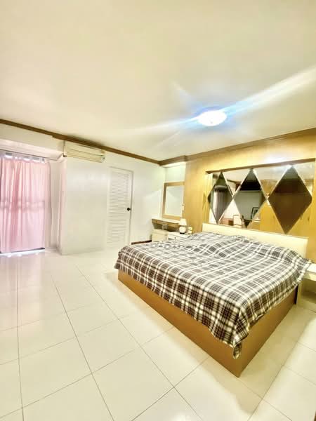 Rin House Condo, Bangkok, Soi Sukhumvit 39, Khlong Tan Nua, Watthana, Bangkok, 1 Bedroom, 50 sqm, Condo For Rent, by ไพลิน เลิศวัฒนมงคล, 500211368 - DDproperty.com