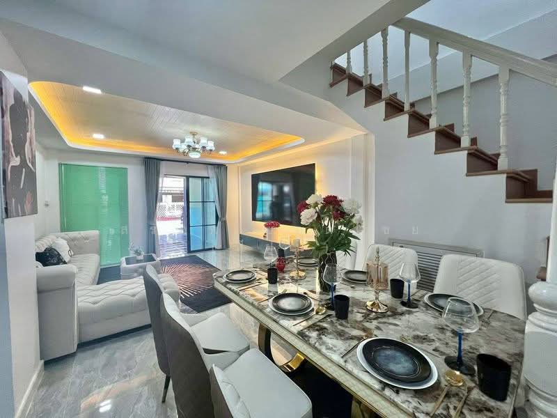 K.C. Ramintra 8, Bangkok, Hathairat Road, Sam Wa Tawan Tok, Khlong Sam Wa, Bangkok, 4 Bedrooms, 100 sqm, Townhouse For Sale, by สรภพ ยอดไชย (สีฝุ่น), 500211370 - DDproperty.com