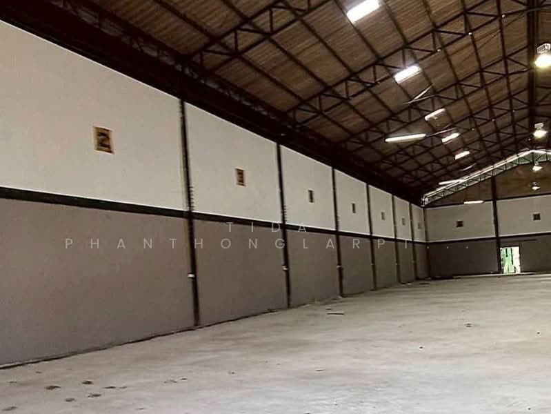 For Rent - Warehouse for rent in Praksa, easily accessible for large trucks, near Kanchanaphisek Expressway, Samut Prakan