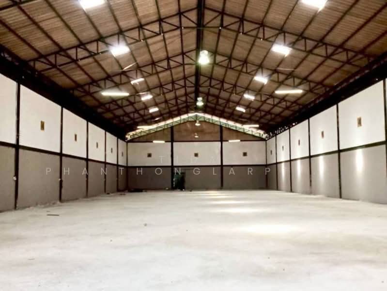 For Rent - Warehouse for rent in Praksa, easily accessible for large trucks, near Kanchanaphisek Expressway, Samut Prakan