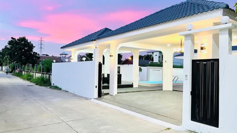 Pool Villa, Chon Buri (Pattaya), Nong Pru, Bang Lamung (Pattaya), Chon Buri (Pattaya), 3 Bedrooms, 380 sqm, Single Detached House For Sale, by Yaowaluck Sirinapho, 500211404 - DDproperty.com
