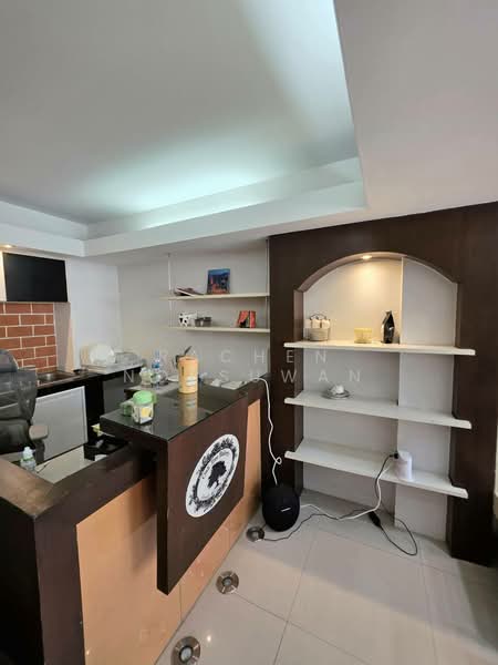 For Sale - Four-story house with rooftop for sale, suitable for a restaurant, near Gate 108 of Prince of Songkl, Songkhla