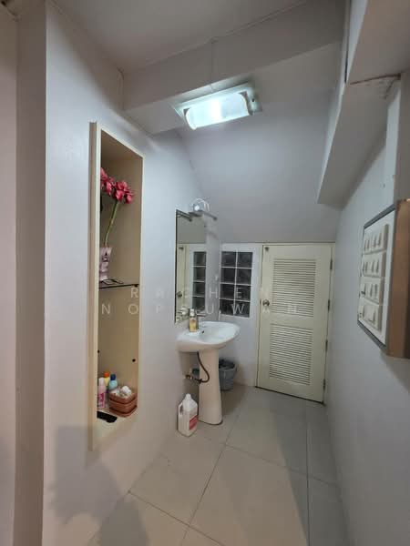 For Sale - Four-story house with rooftop for sale, suitable for a restaurant, near Gate 108 of Prince of Songkl, Songkhla