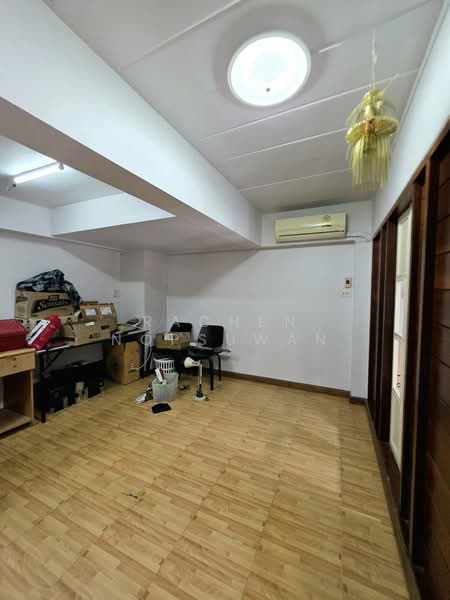 For Sale - Four-story house with rooftop for sale, suitable for a restaurant, near Gate 108 of Prince of Songkl, Songkhla