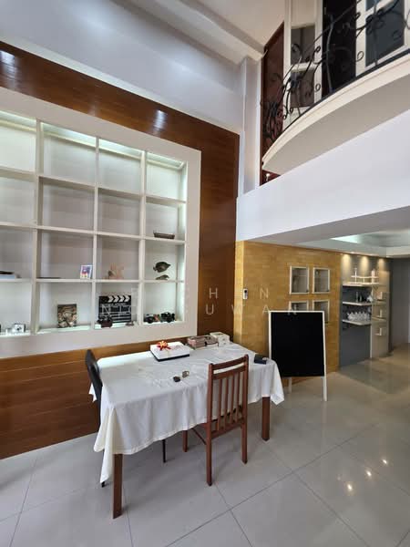 For Sale - Four-story house with rooftop for sale, suitable for a restaurant, near Gate 108 of Prince of Songkl, Songkhla