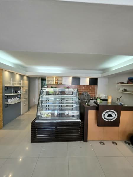 For Sale - Four-story house with rooftop for sale, suitable for a restaurant, near Gate 108 of Prince of Songkl, Songkhla