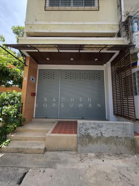 For Sale - Four-story house with rooftop for sale, suitable for a restaurant, near Gate 108 of Prince of Songkl, Songkhla