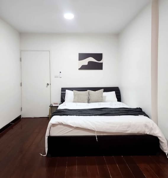 For Rent - จดบริษัทได้ ทำเล MRT ห้วยขวาง ซ.ประชาราษฎร์บำเพ็ญ 17 ให้เช่าบ้านเดี่ยว 6 นอน บ้านสวย เฟอร์ครบ, Bangkok