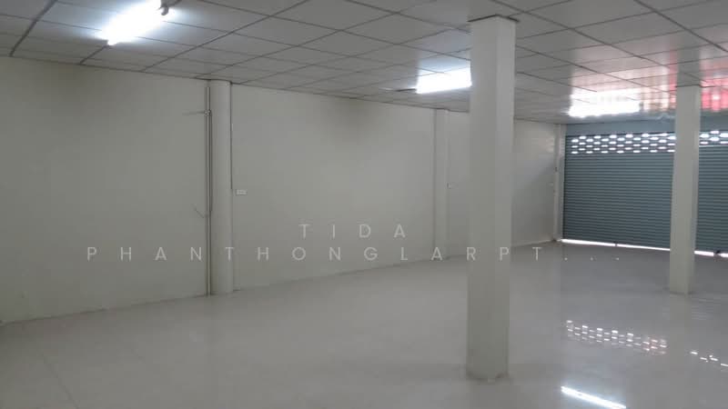 ให้เช่า ออฟฟิศ โกดัง พร้อม บ้านพัก ลาดพร้าว ติดถนนเมน เข้าออกสะดวก ใกล้ทางด่วน ใกล้รถไฟฟ้า, กรุงเทพ, คลองเจ้าคุณสิงห์, วังทองหลาง, กรุงเทพ, 1,270 ตร.ม., โกดัง-โรงงาน ให้เช่า, โดย Tida phanthonglarptawee, 500211456 - DDproperty.com