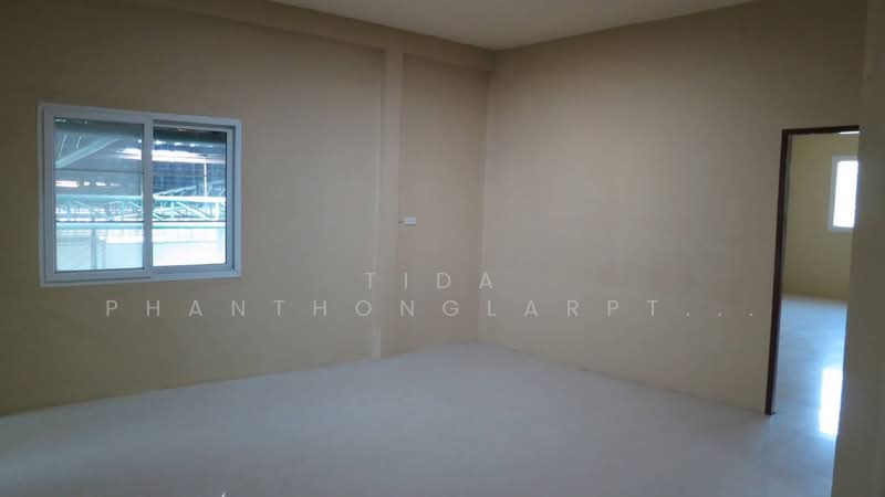 Office, warehouse, and attached residence for rent in Ladprao, on the main road, easy access,, Bangkok, Khlong Chaokhun Sing, Wang Thonglang, Bangkok, , 1,270 sqm, Warehouse/Factory For Rent, by Tida phanthonglarptawee, 500211456 - DDproperty.com