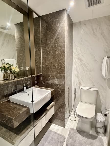 Fynn Asoke, Bangkok, 28 Sukhumvit 10 Alley, Khlong Toei, Khlong Toei, Bangkok, 1 Bedroom, 32 sqm, Condo For Rent, by Juthabhorn Uppachit (Amy), 500211483 - DDproperty.com