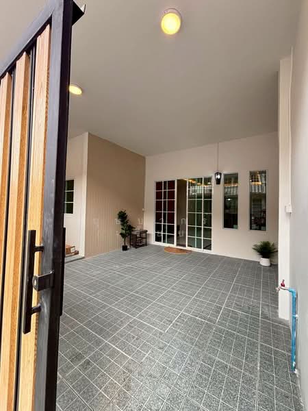 For Sale - ทาวน์เฮ้าส์ ชั้นเดียว หน้ากว้าง 8 เมตร รีโนเวทใหม่ รามอินทรา 17 ใกล้รถไฟฟ้าสถานีลาดปลาเค้า, Bangkok