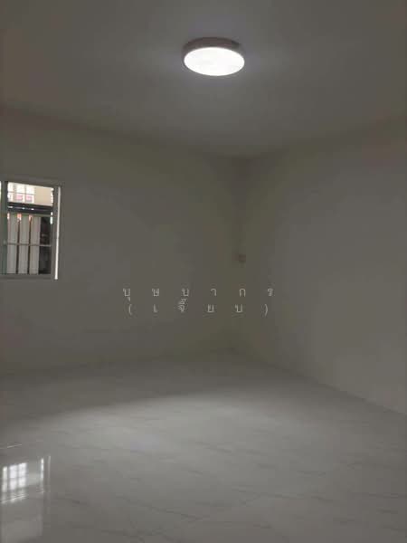 For Sale - ทาวน์เฮ้าส์ ชั้นเดียว หน้ากว้าง 8 เมตร รีโนเวทใหม่ รามอินทรา 17 ใกล้รถไฟฟ้าสถานีลาดปลาเค้า, Bangkok