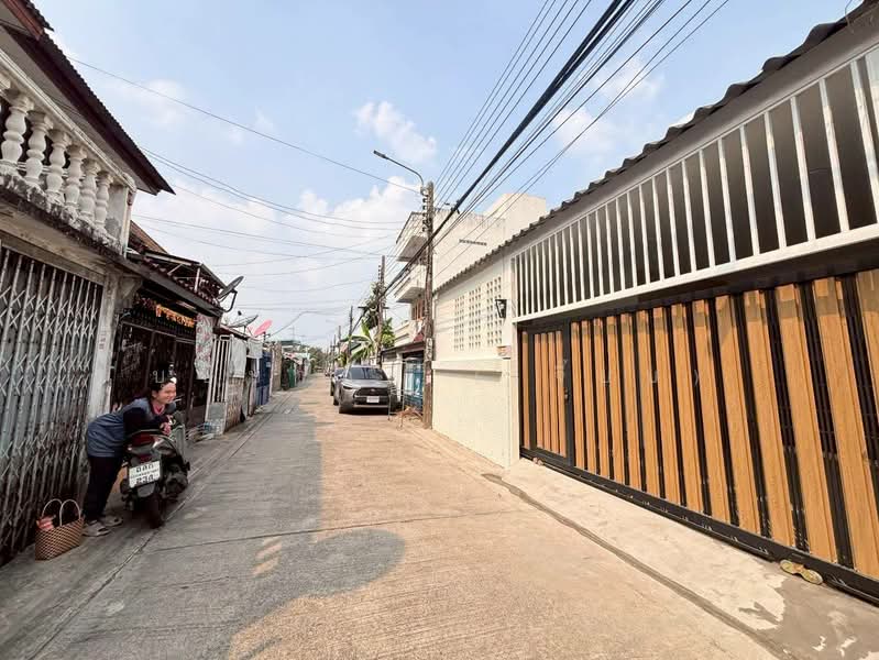 For Sale - ทาวน์เฮ้าส์ ชั้นเดียว หน้ากว้าง 8 เมตร รีโนเวทใหม่ รามอินทรา 17 ใกล้รถไฟฟ้าสถานีลาดปลาเค้า, Bangkok