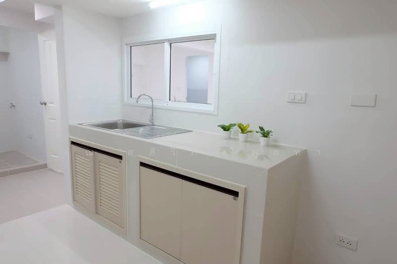 Pinjaruen3 Donmuang, Bangkok, Si Khan, Don Mueang, Bangkok, 2 Bedrooms, 140 sqm, Semi-Detached House (Twin House) For Sale, by คุณ ศศิวิภา พูลทา, 500211615 - DDproperty.com