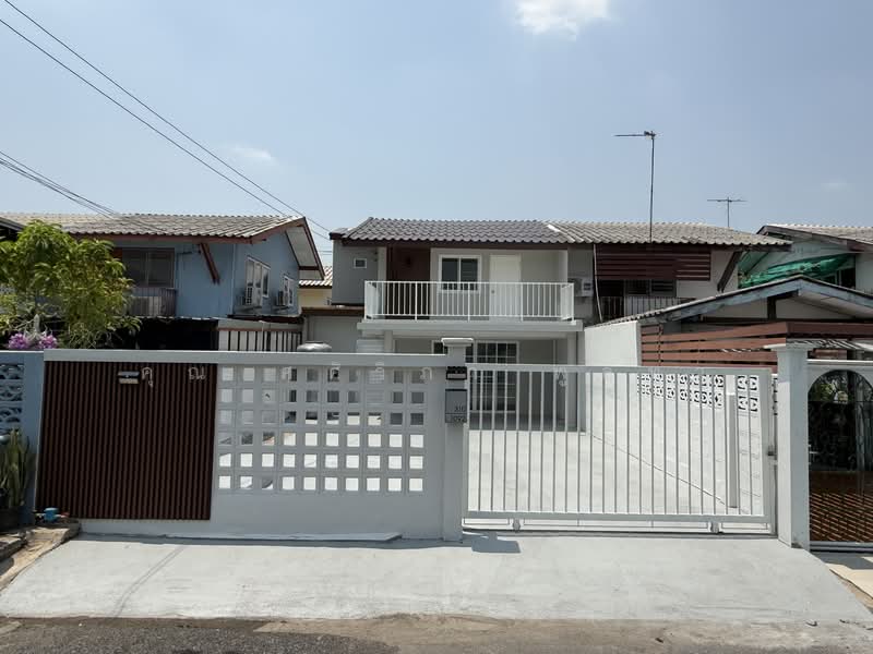 Pinjaruen3 Donmuang, Bangkok, Si Khan, Don Mueang, Bangkok, 2 Bedrooms, 140 sqm, Semi-Detached House (Twin House) For Sale, by คุณ ศศิวิภา พูลทา, 500211615 - DDproperty.com